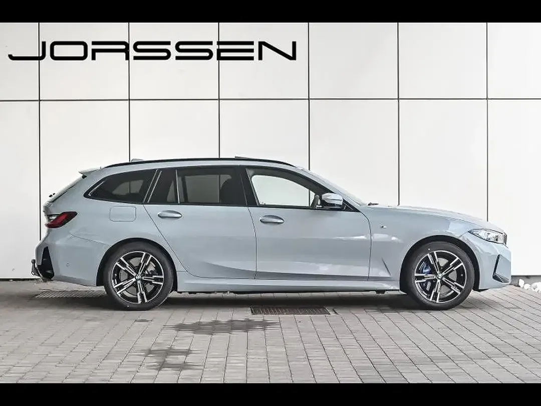 BMW 330 - Thumbnail 3