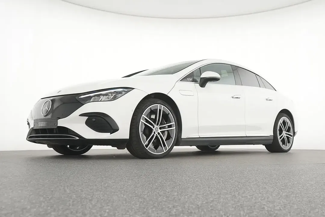 Mercedes-Benz EQE 350 - Thumbnail 11