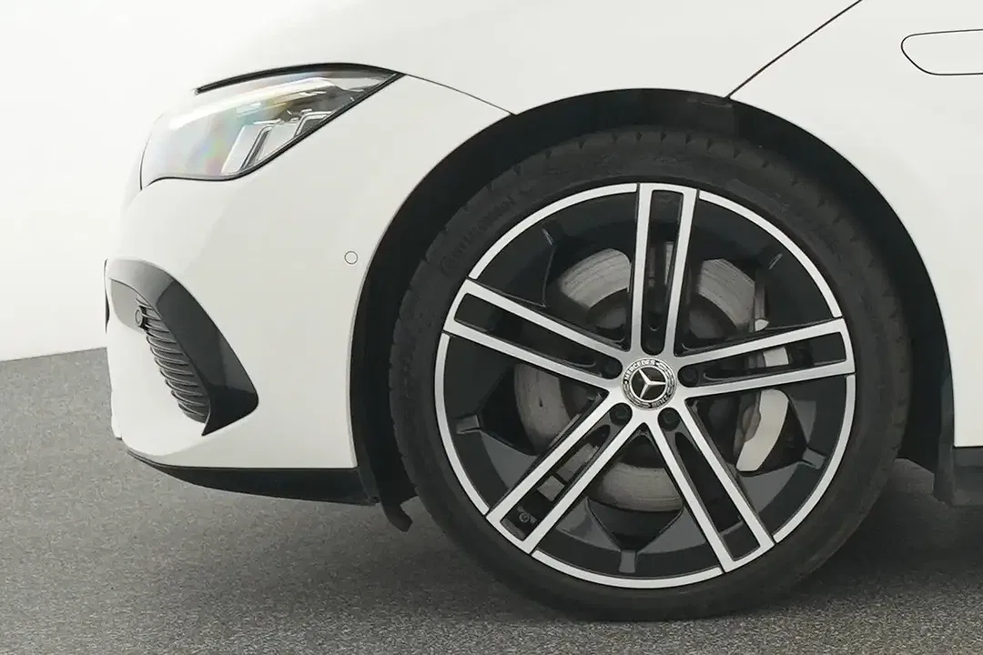 Mercedes-Benz EQE 350 - Thumbnail 6