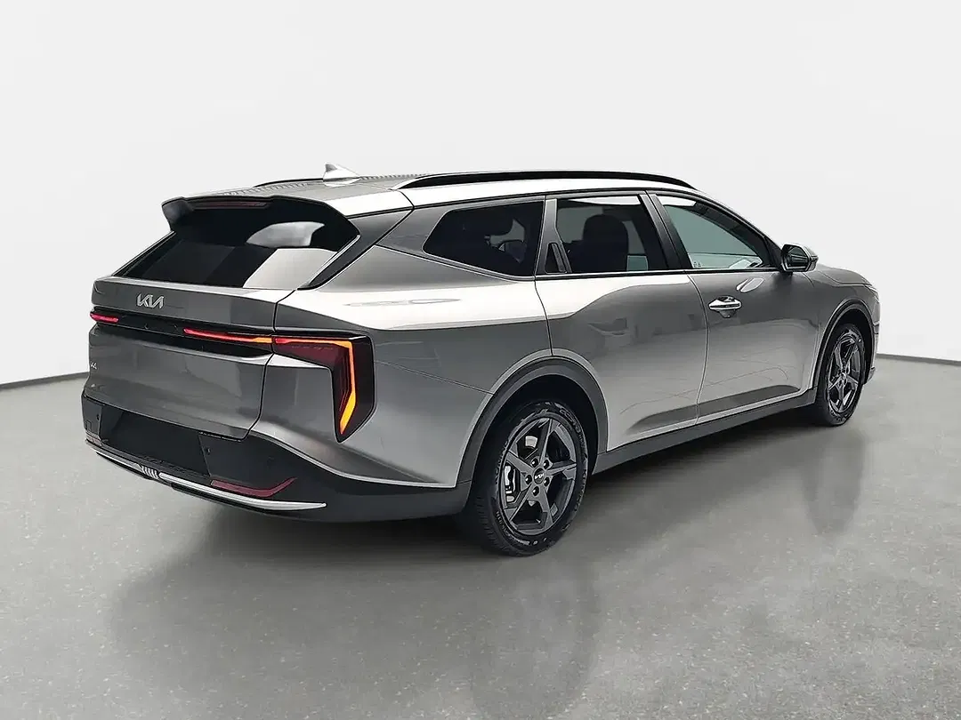 Kia K4 - Thumbnail 3