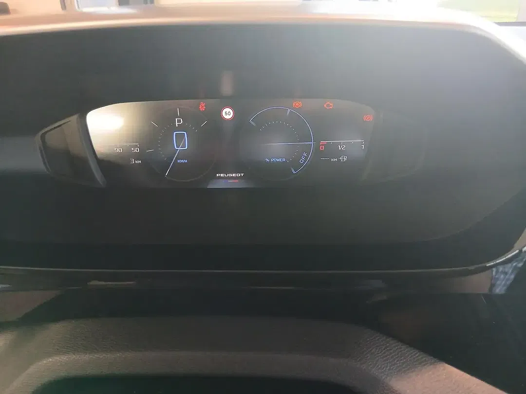 Peugeot 308 - Thumbnail 12