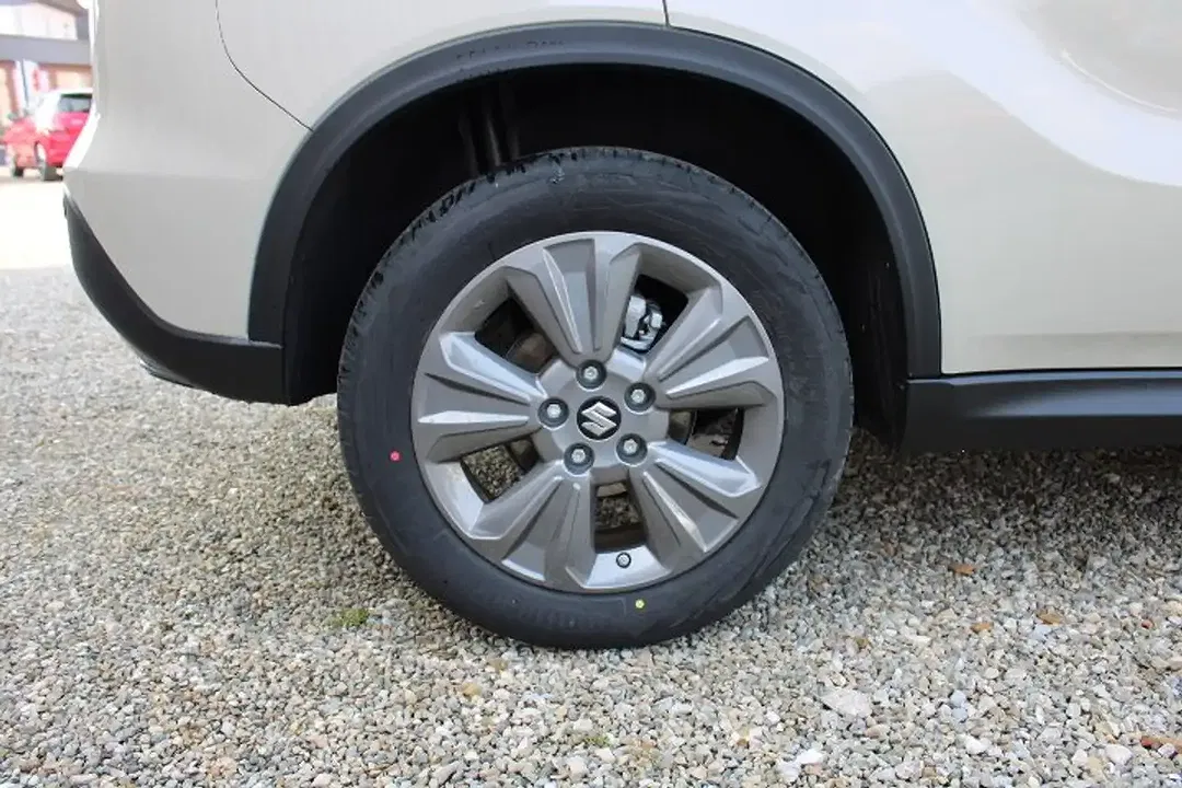 Suzuki Vitara - Thumbnail 12