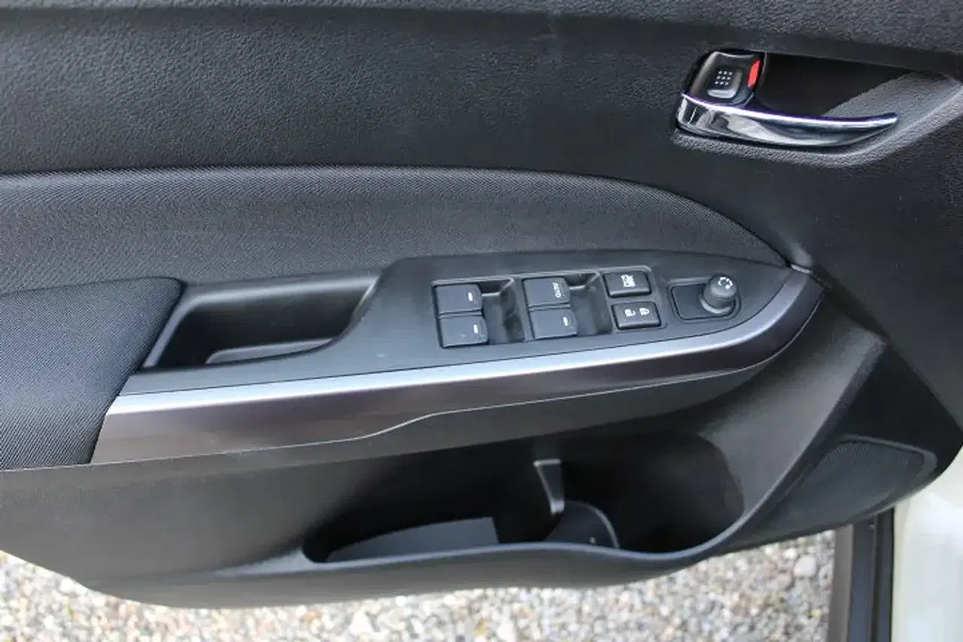 Suzuki Vitara - Thumbnail 14