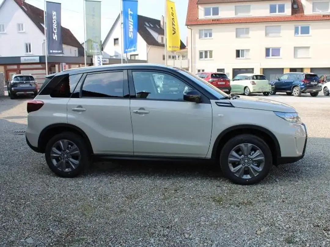 Suzuki Vitara - Thumbnail 4