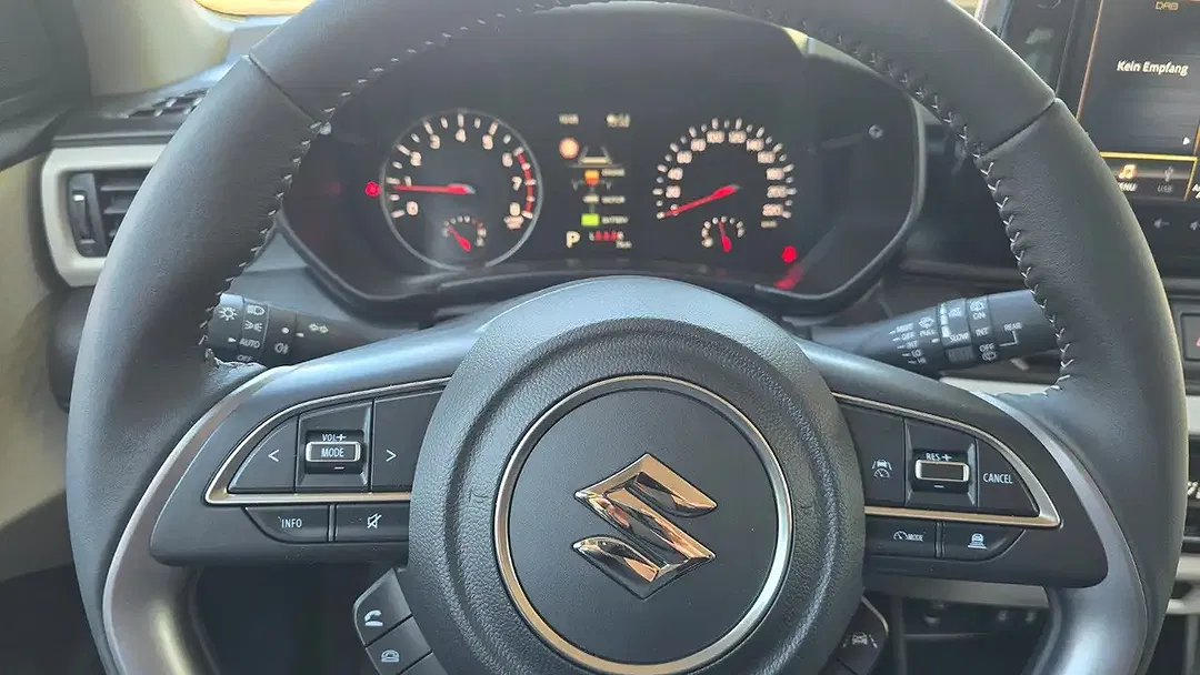 Suzuki Swift - Thumbnail 13