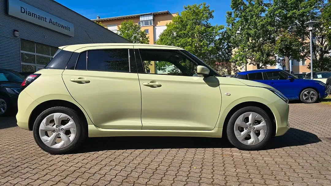 Suzuki Swift - Thumbnail 4