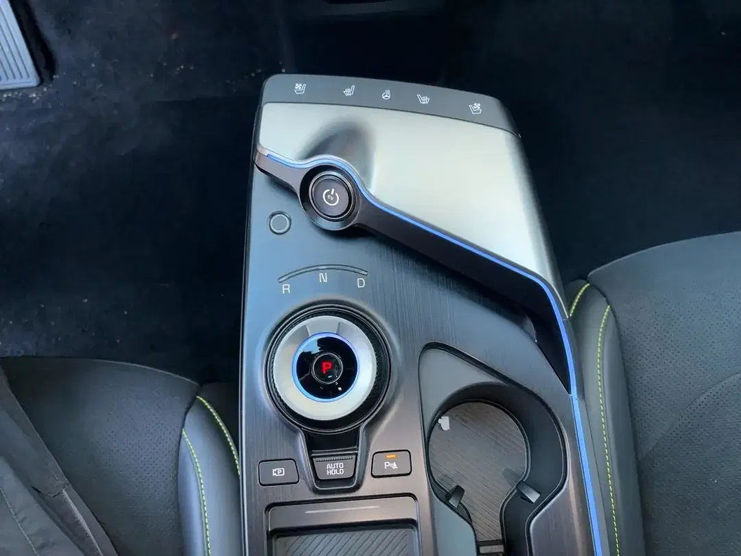 Kia EV6 - Thumbnail 14