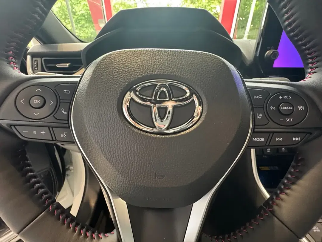 Toyota RAV 4 - Thumbnail 11