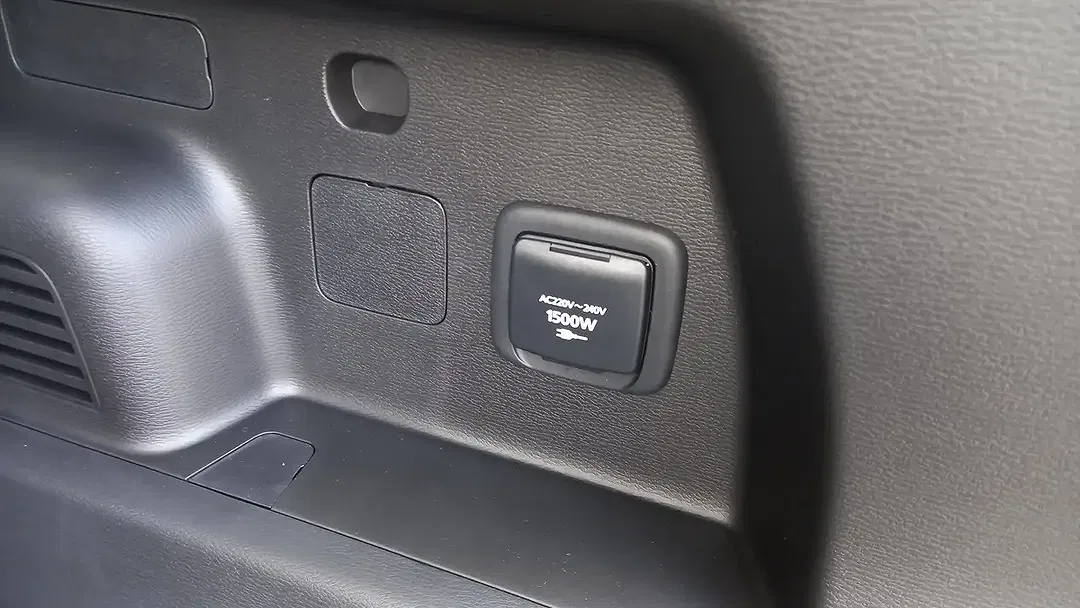 Mitsubishi Outlander - Thumbnail 10