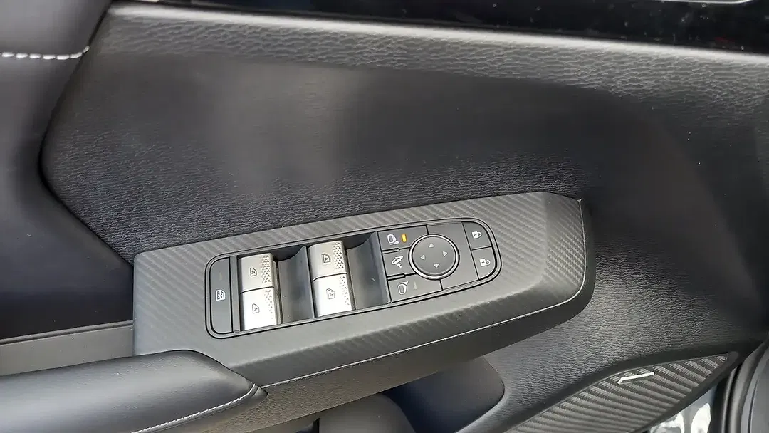 Mitsubishi Outlander - Thumbnail 11