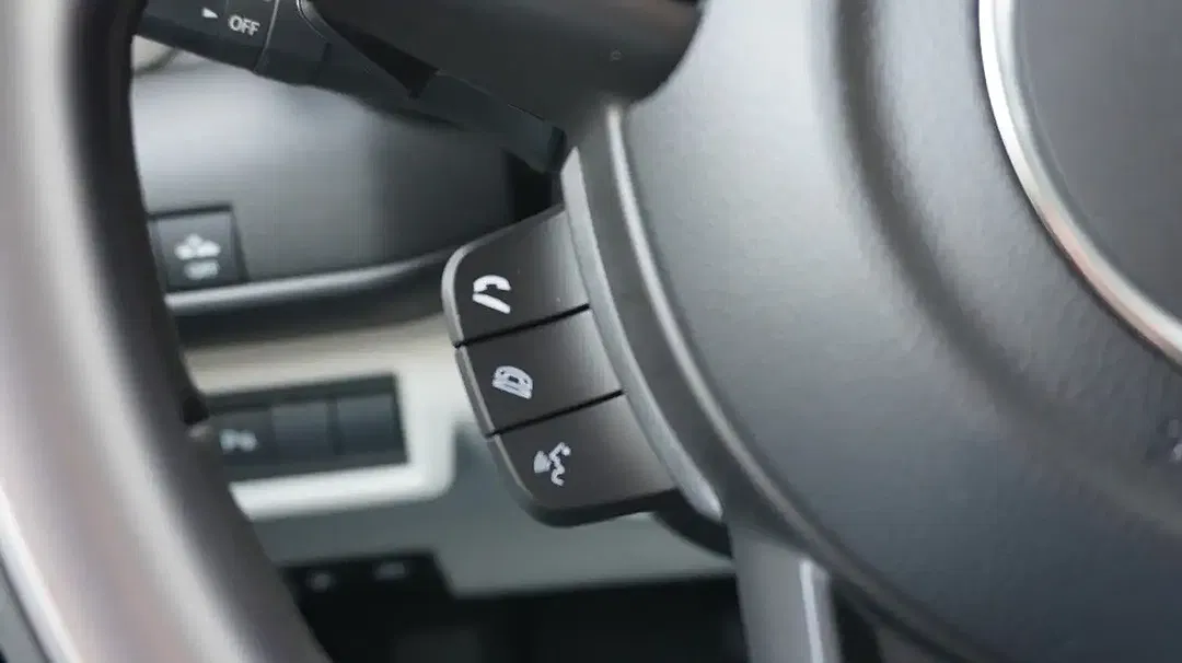 Suzuki Swift - Thumbnail 11