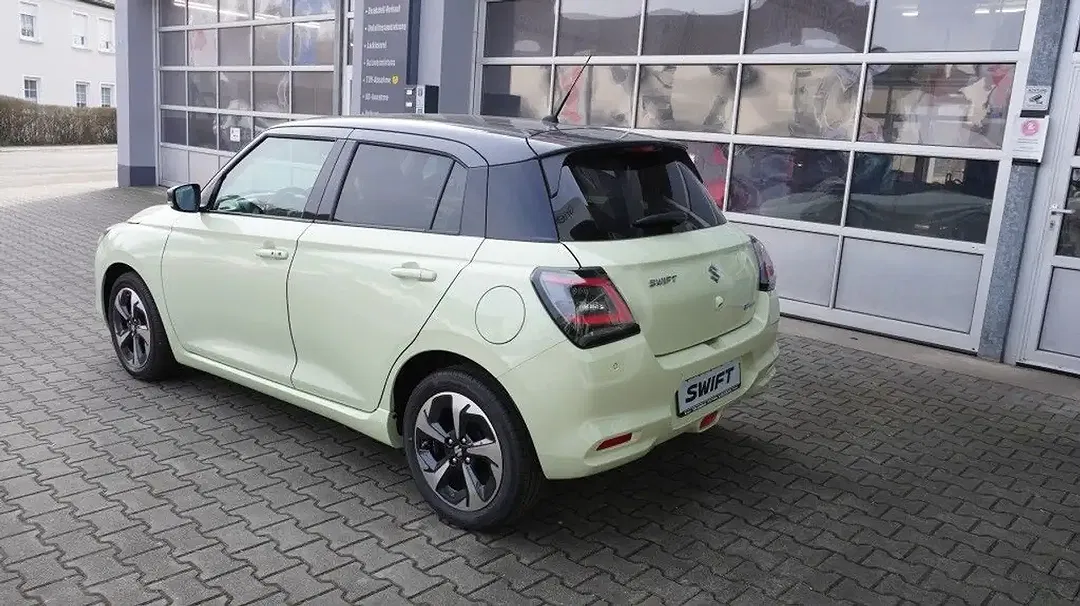 Suzuki Swift - Thumbnail 3