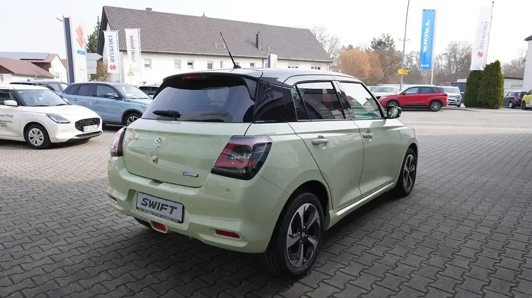 Suzuki Swift - Thumbnail 5
