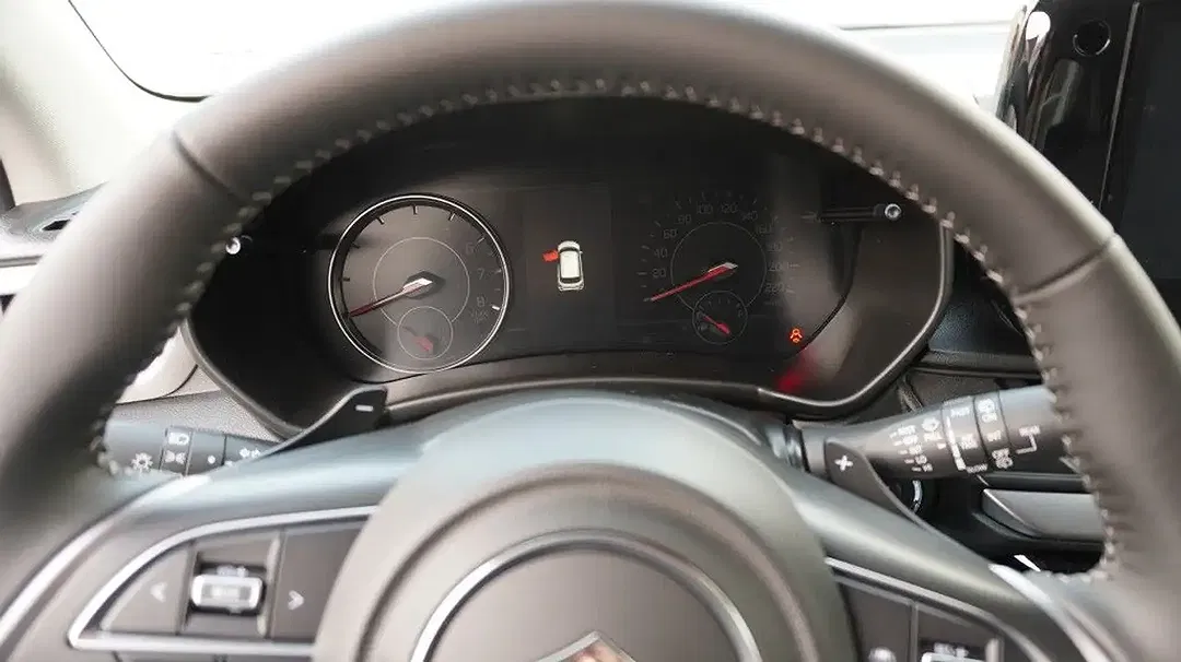 Suzuki Swift - Thumbnail 9