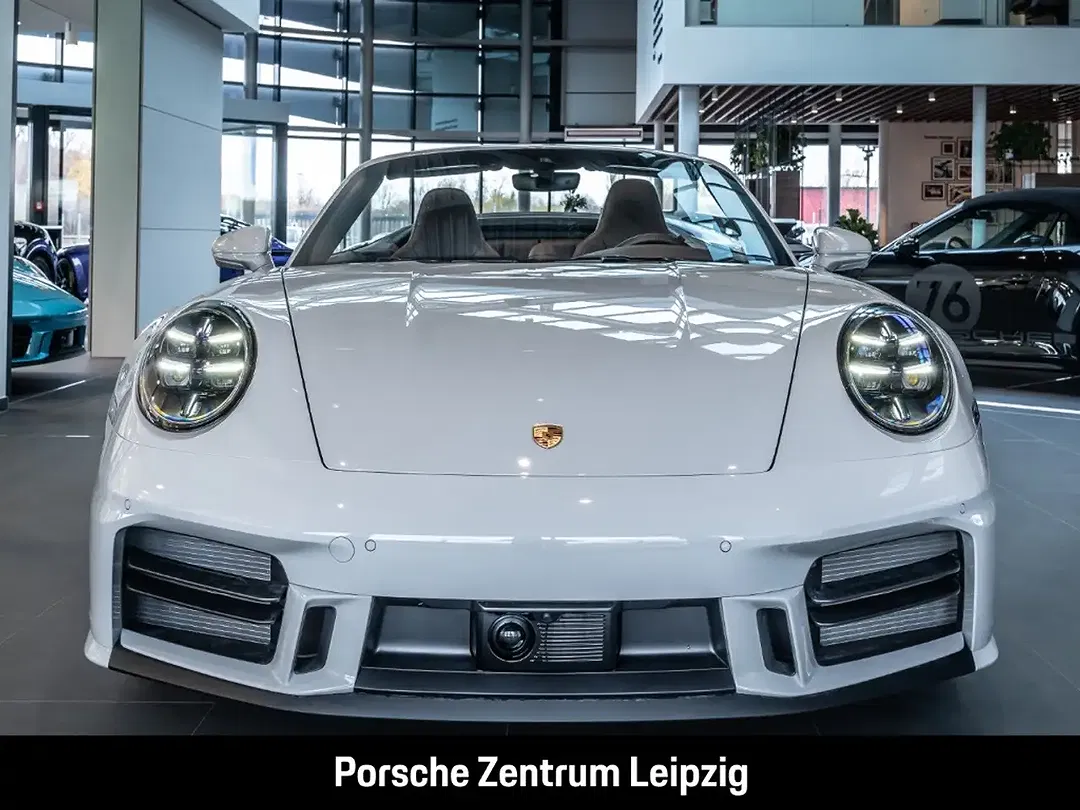 Porsche 992 - Thumbnail 10