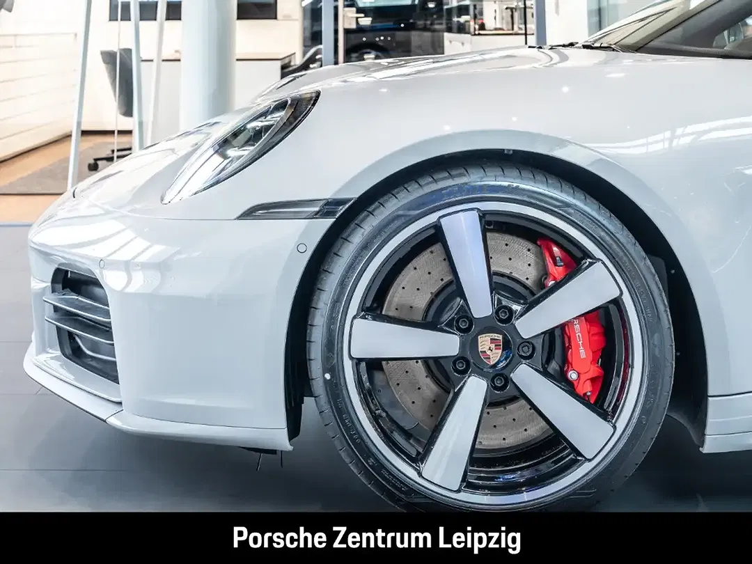Porsche 992 - Thumbnail 13
