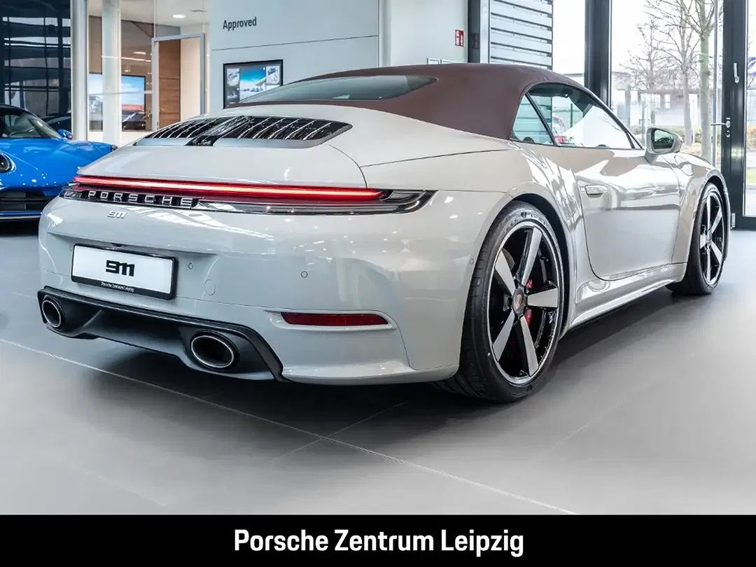 Porsche 992 - Thumbnail 6