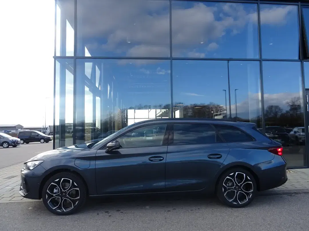 CUPRA Leon - Thumbnail 3