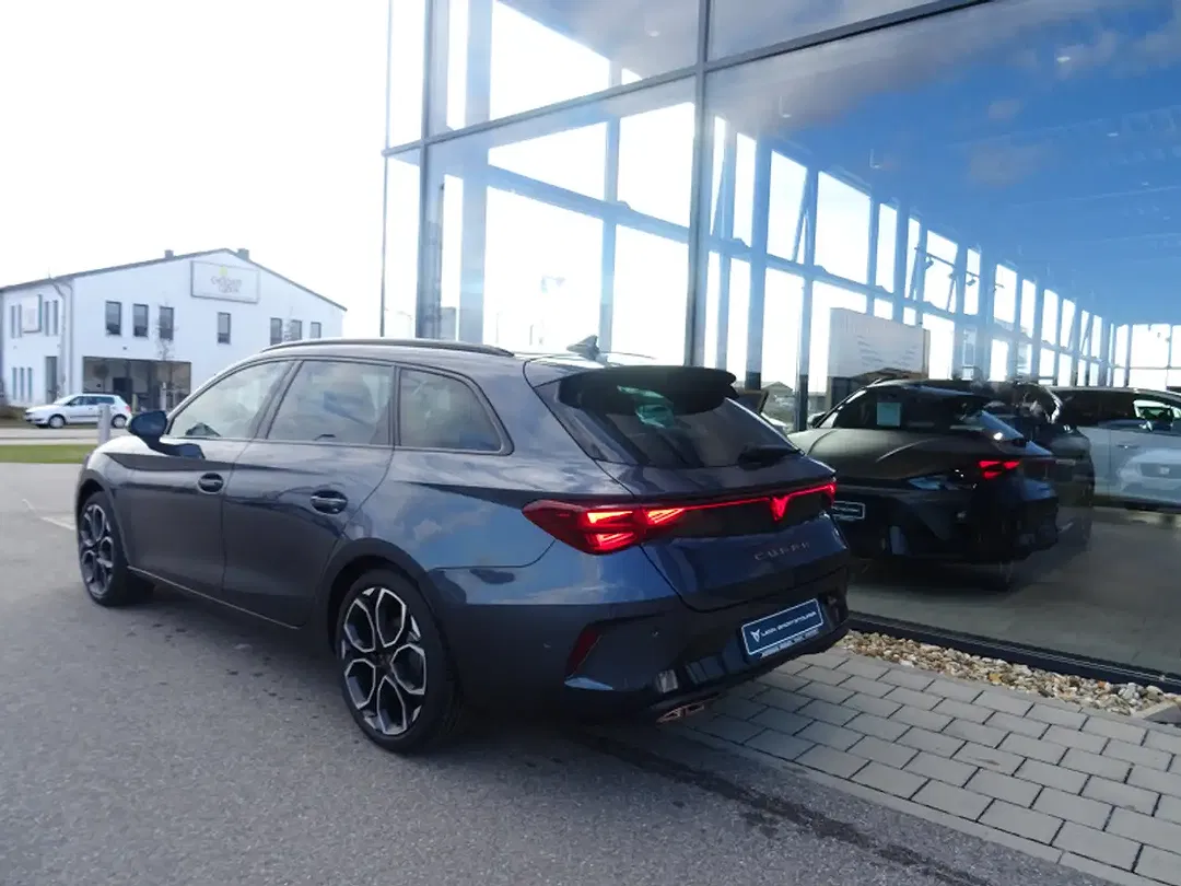 CUPRA Leon - Thumbnail 4