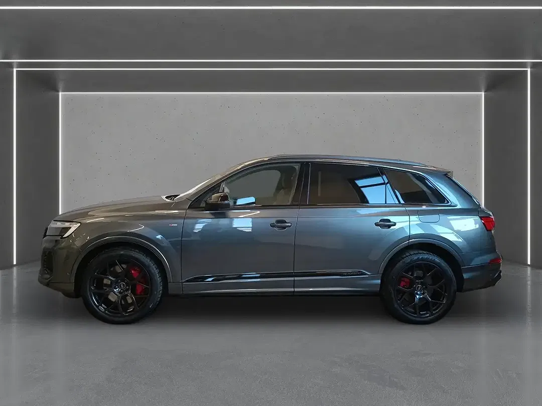 Audi Q7 - Thumbnail 3