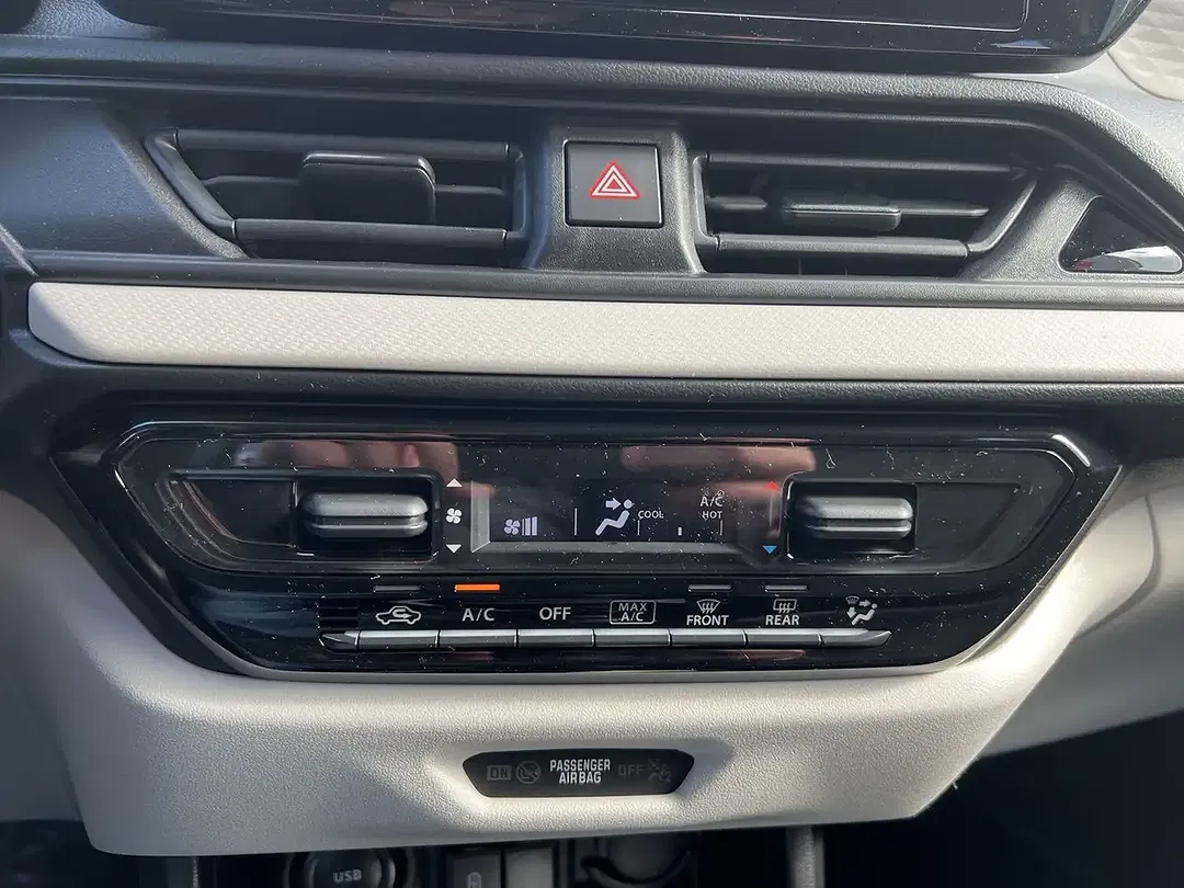 Suzuki Swift - Thumbnail 11