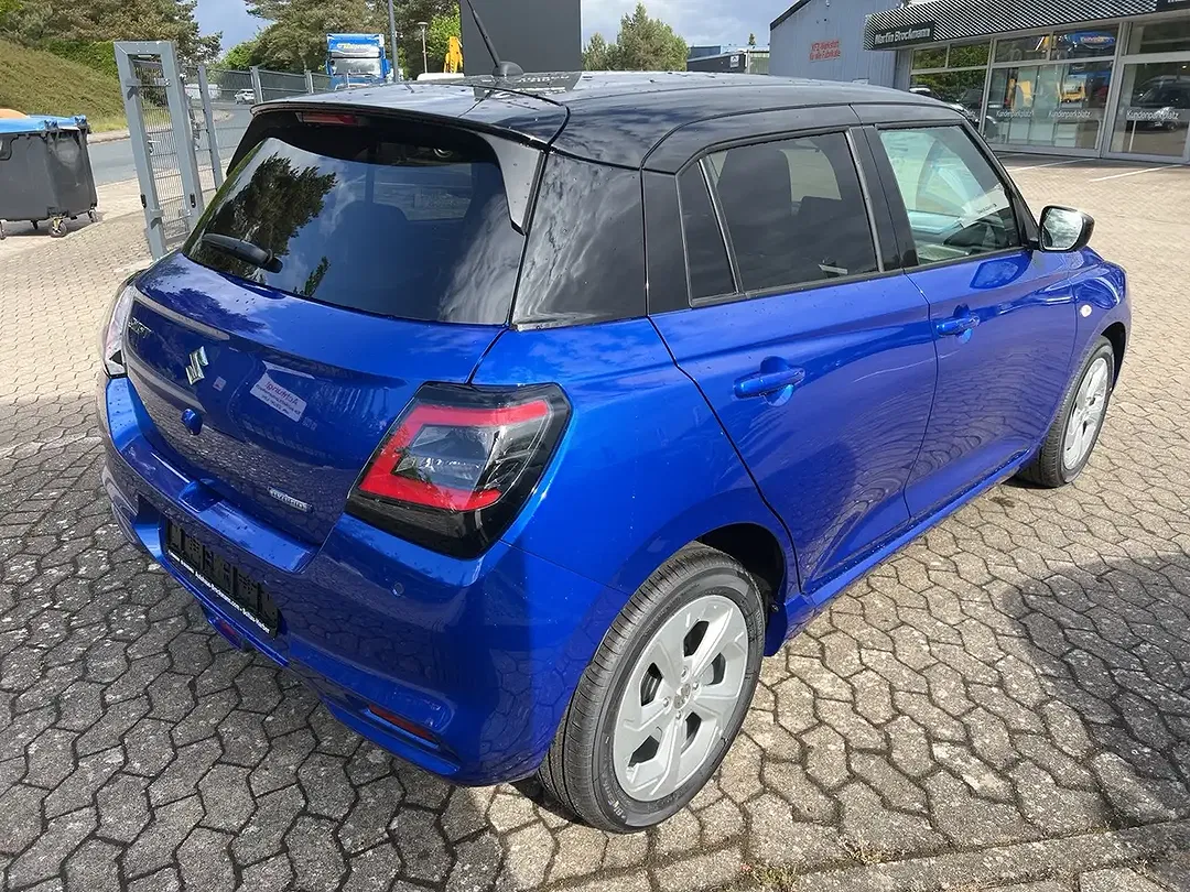 Suzuki Swift - Thumbnail 3