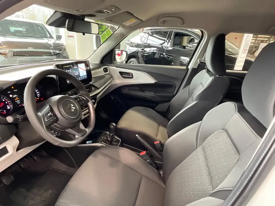 Suzuki Swift - Thumbnail 12
