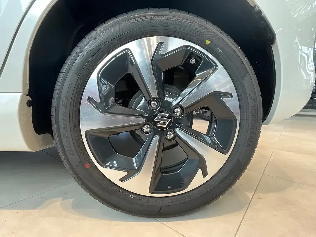 Suzuki Swift - Thumbnail 21