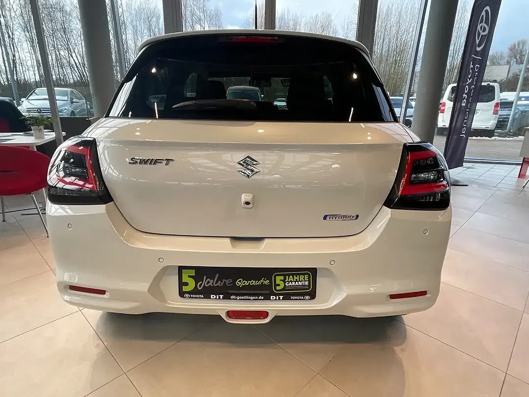 Suzuki Swift - Thumbnail 5