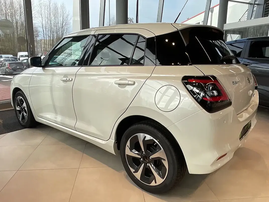 Suzuki Swift - Thumbnail 6