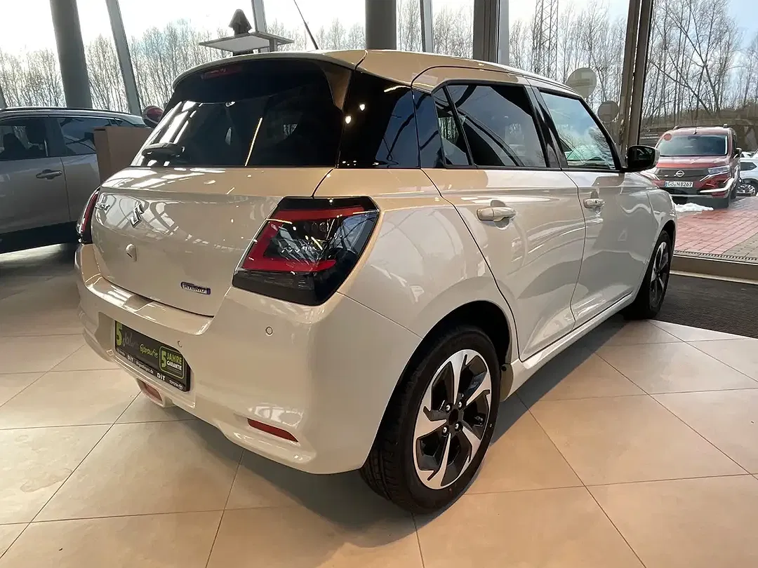 Suzuki Swift - Thumbnail 7