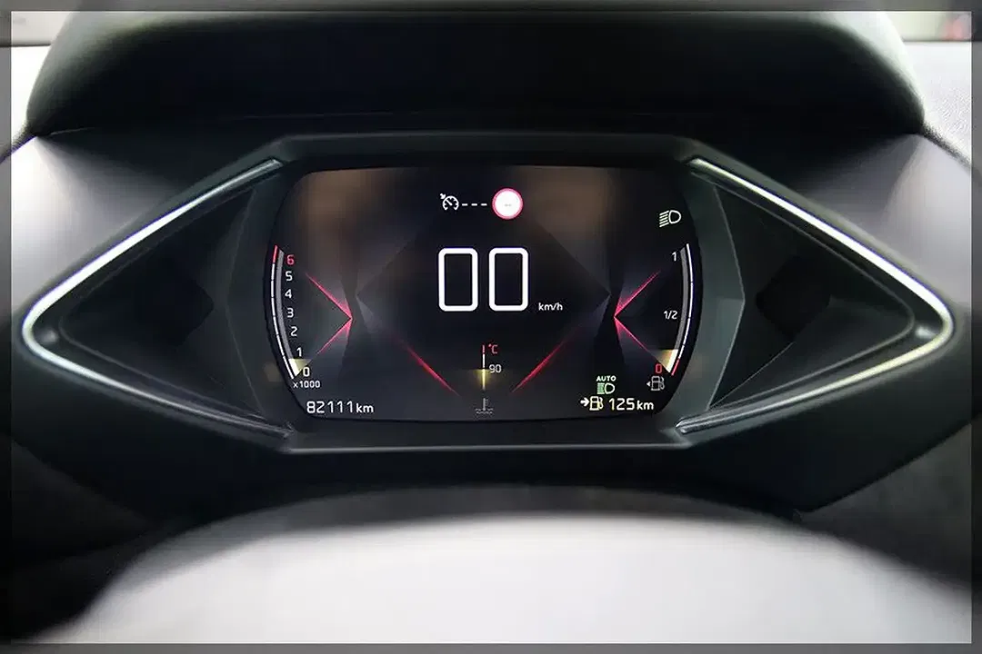 DS Automobiles DS 3 - Thumbnail 12