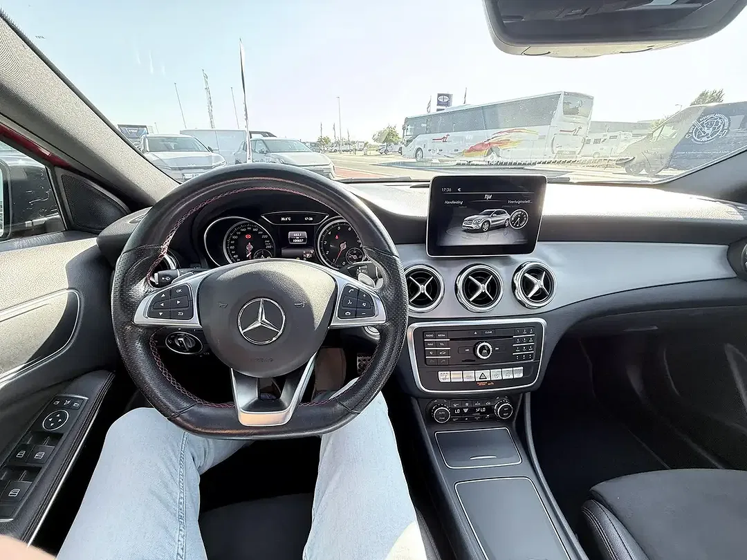Mercedes-Benz GLA 180 - Thumbnail 10