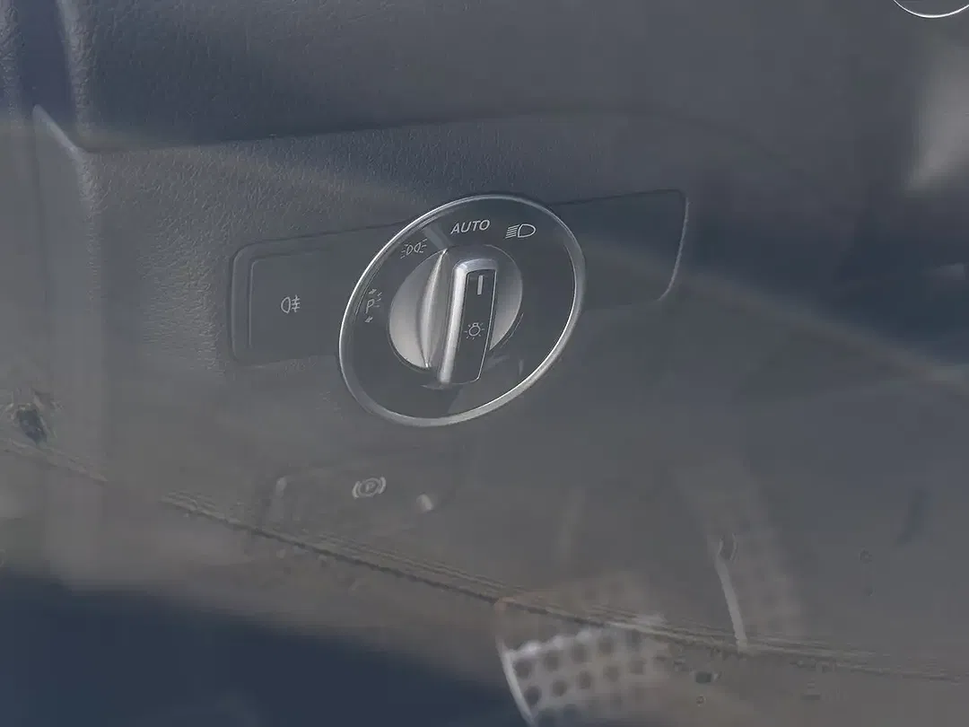 Mercedes-Benz GLA 180 - Thumbnail 9