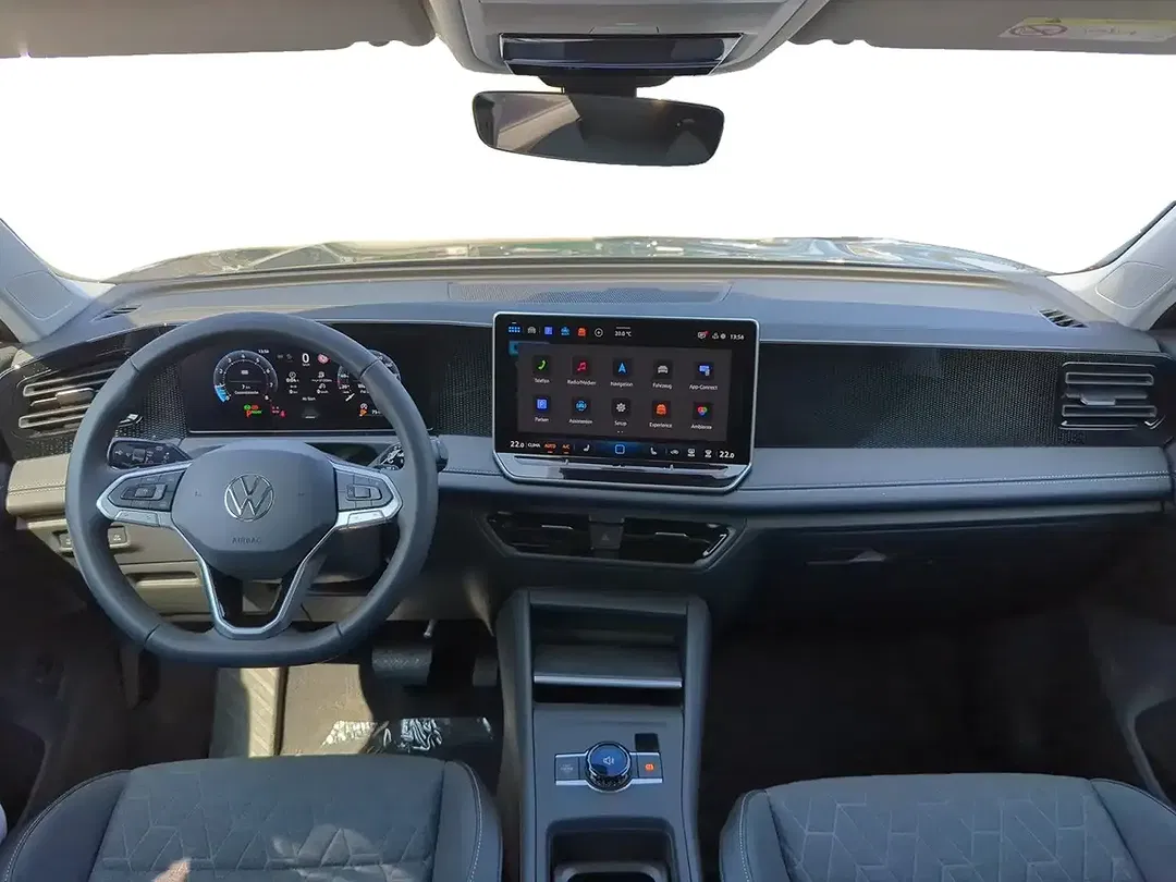 Volkswagen Tiguan - Thumbnail 10