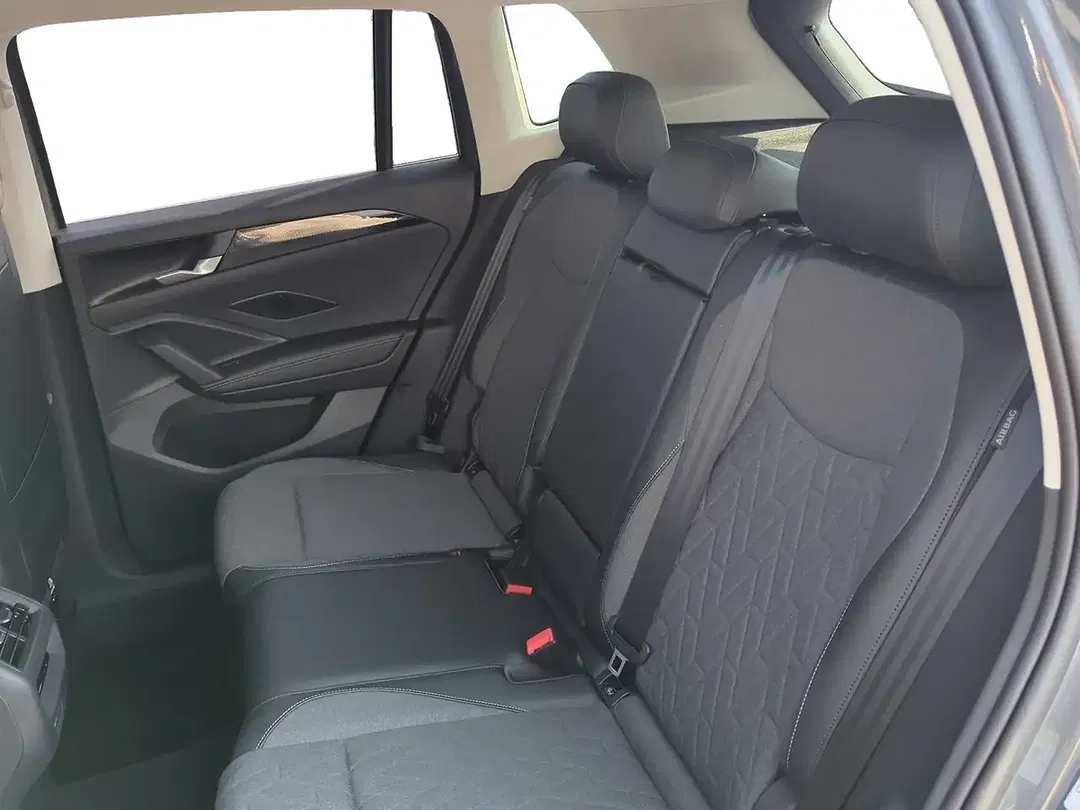 Volkswagen Tiguan - Thumbnail 9