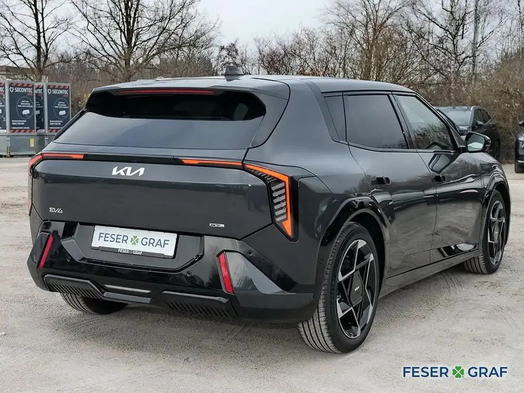 Kia EV4 - Thumbnail 2