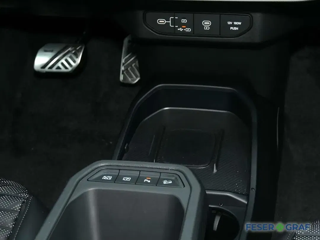 Kia EV4 - Thumbnail 8
