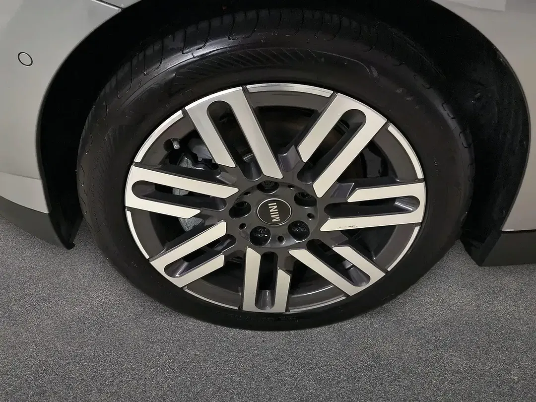 MINI Cooper SE - Thumbnail 9