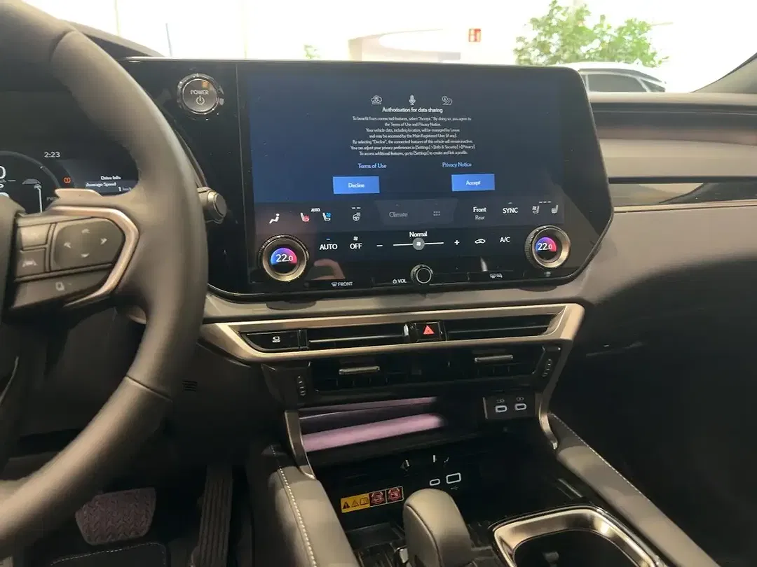 Lexus RX 450h - Thumbnail 13