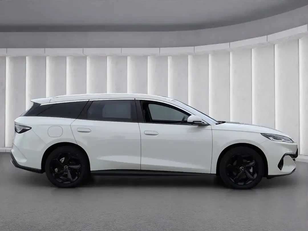 BYD Seal - Thumbnail 2