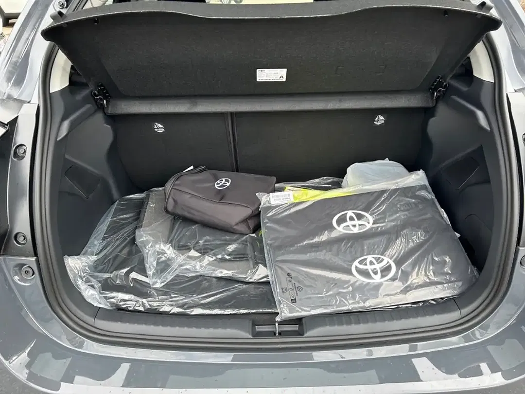 Toyota Yaris - Thumbnail 10