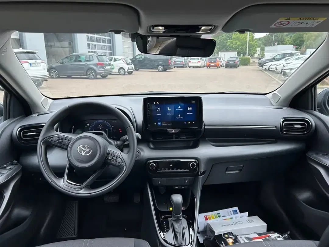 Toyota Yaris - Thumbnail 13