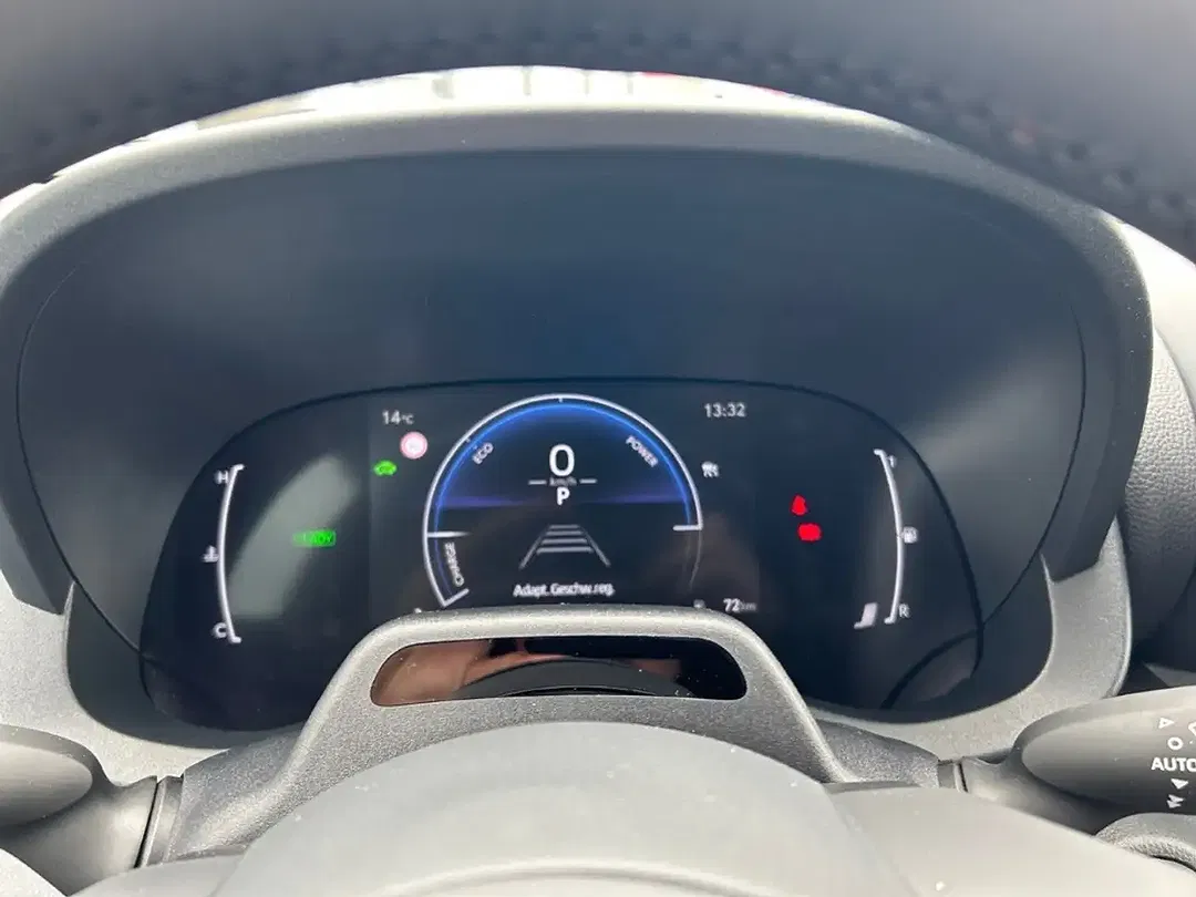 Toyota Yaris - Thumbnail 15