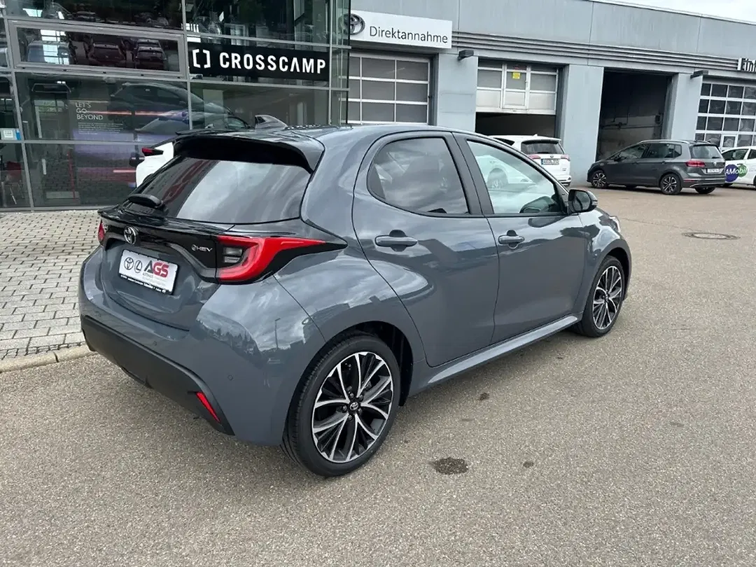 Toyota Yaris - Thumbnail 4