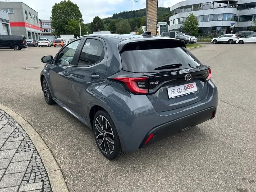Toyota Yaris - Thumbnail 5