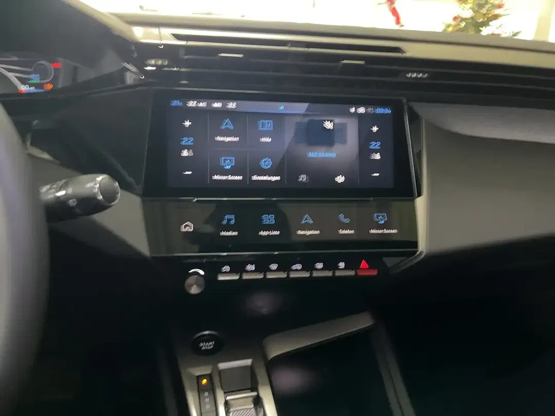 Peugeot 308 - Thumbnail 11