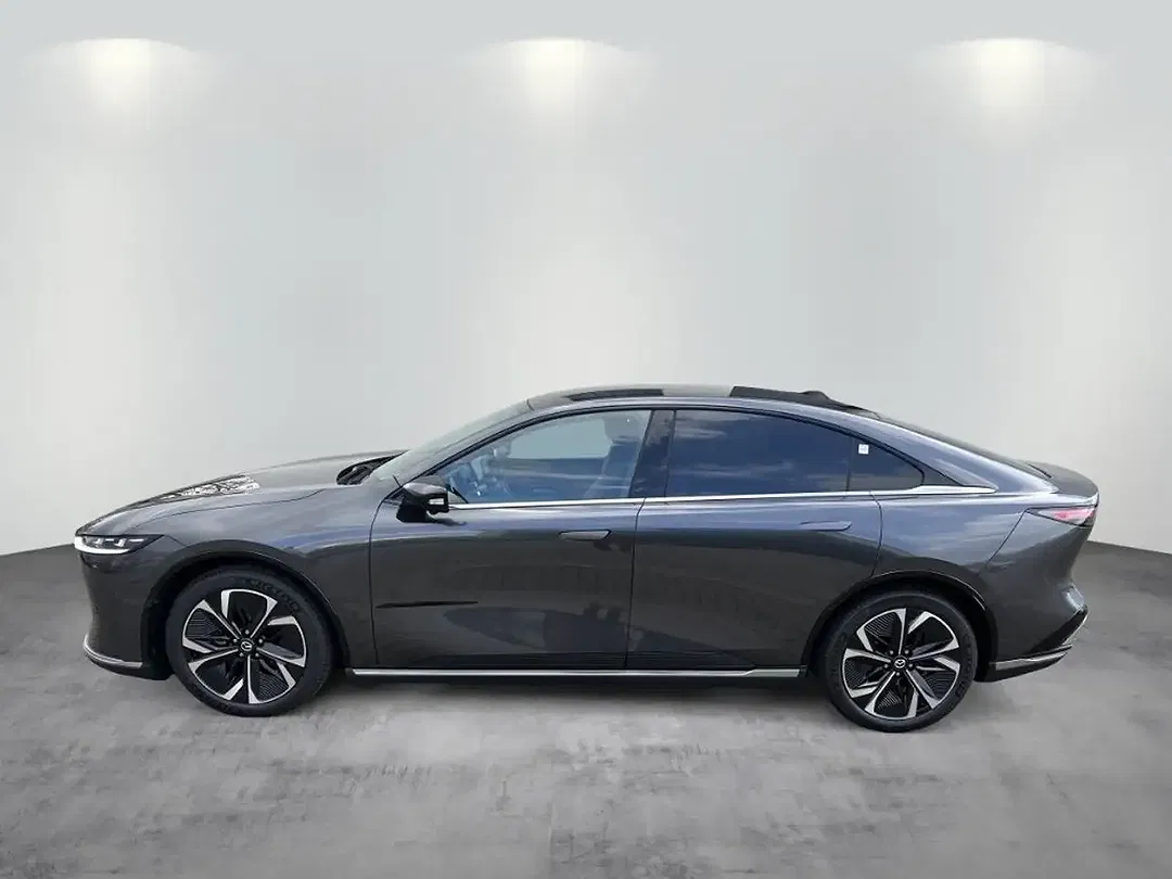 Mazda 6e - Thumbnail 4