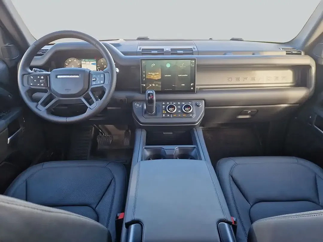 Land Rover Defender - Thumbnail 4