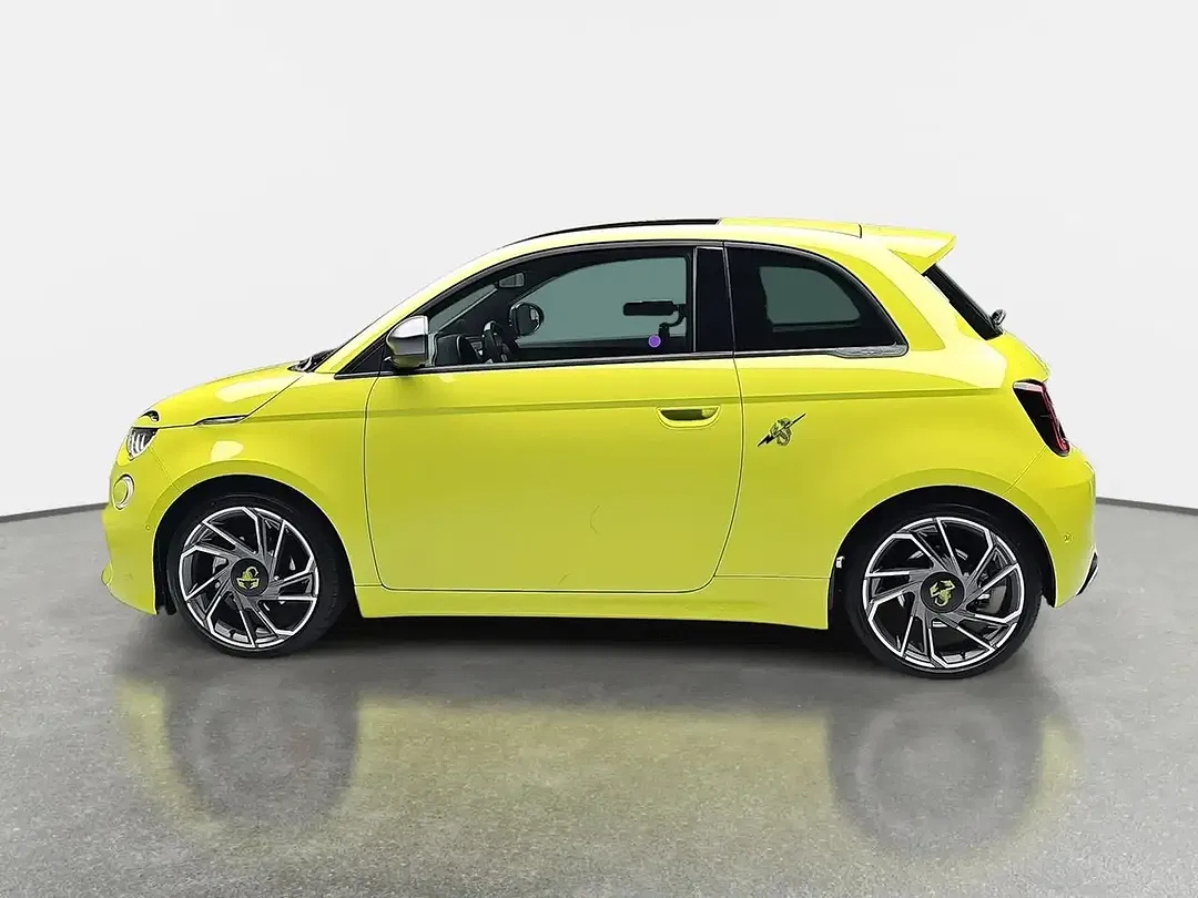 Abarth 500e - Thumbnail 5